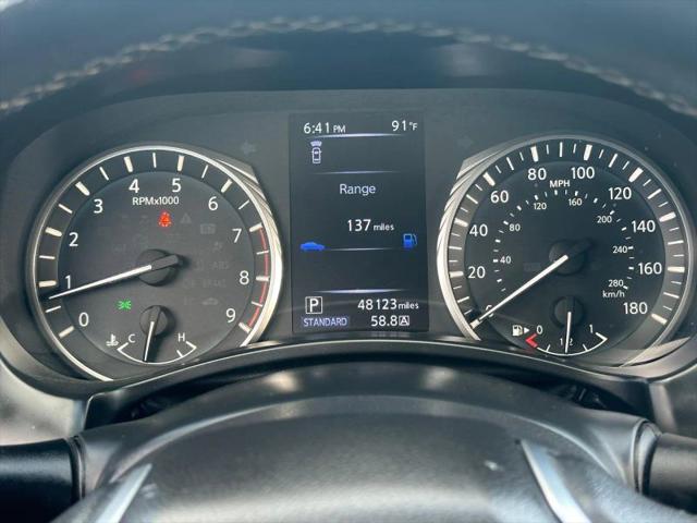 2022 INFINITI Q60 LUXE