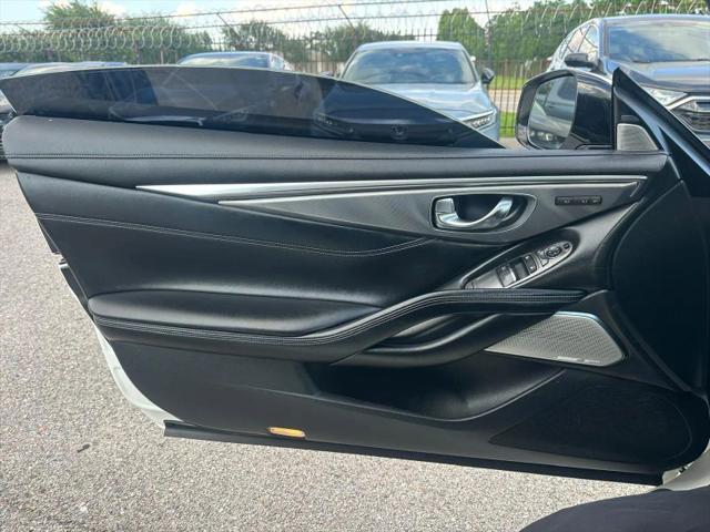 2022 INFINITI Q60 LUXE