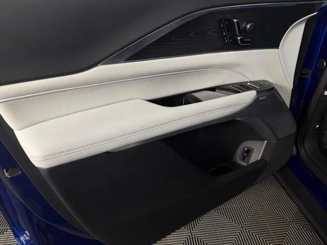 2024 Cadillac iQ Luxury w/1SD