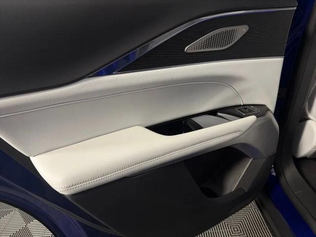2024 Cadillac iQ Luxury w/1SD