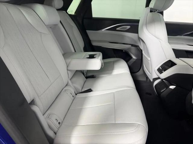 2024 Cadillac iQ Luxury w/1SD