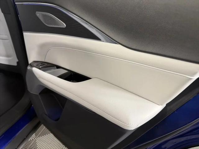 2024 Cadillac iQ Luxury w/1SD