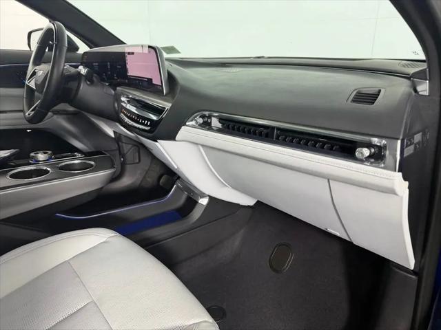 2024 Cadillac iQ Luxury w/1SD