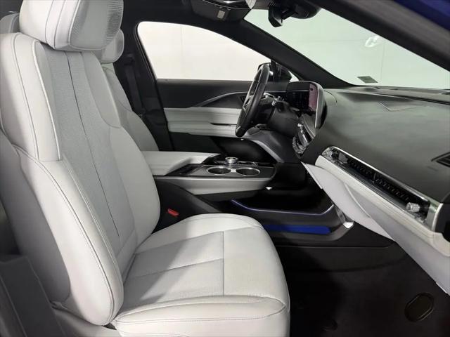 2024 Cadillac iQ Luxury w/1SD