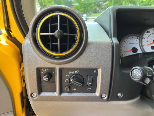 2004 HUMMER H2 Base