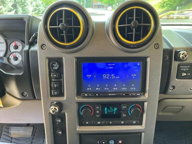 2004 HUMMER H2 Base