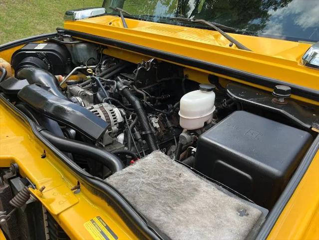 2004 HUMMER H2 Base