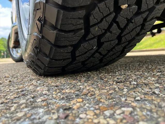 2004 HUMMER H2 Base