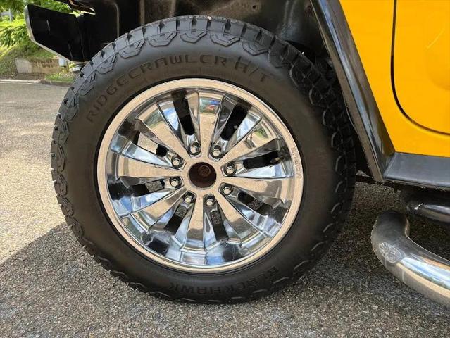 2004 HUMMER H2 Base