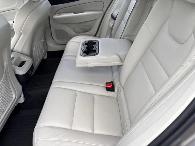 2019 Volvo S60 T6 Momentum