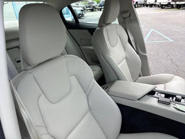 2019 Volvo S60 T6 Momentum