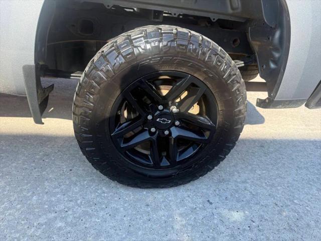 2023 Chevrolet Silverado 1500 4WD Crew Cab Short Bed Custom Trail Boss