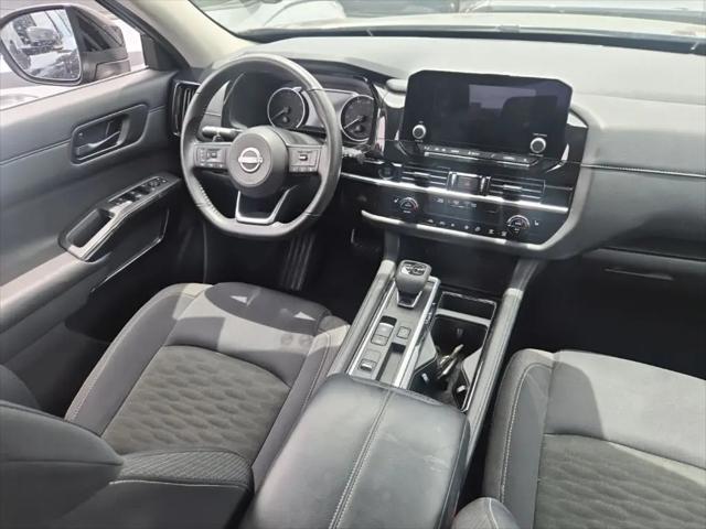 2025 Nissan Pathfinder SV FWD