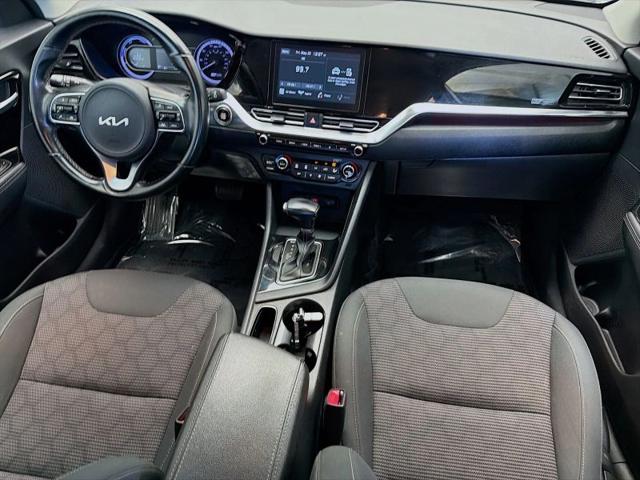 2022 Kia Niro LXS