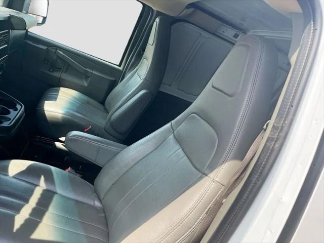 2025 GMC Savana Cargo RWD 3500 Extended Wheelbase Work Van