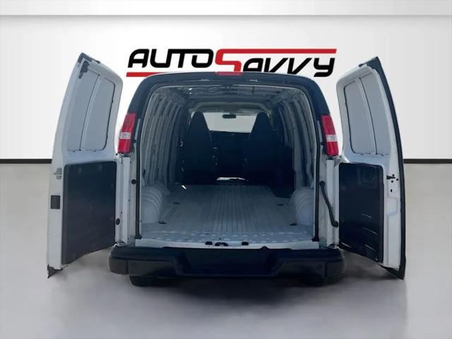 2025 GMC Savana Cargo RWD 3500 Extended Wheelbase Work Van