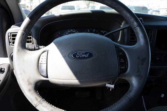 2004 Ford Excursion XLT