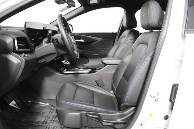 2025 Buick NV Sport Touring FWD