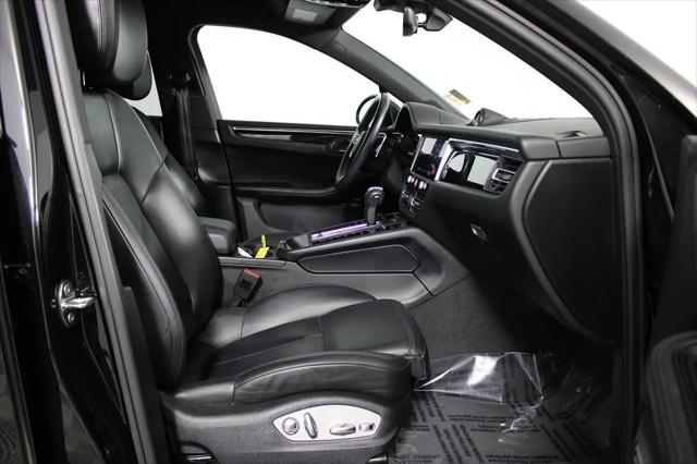2022 Porsche Macan Macan