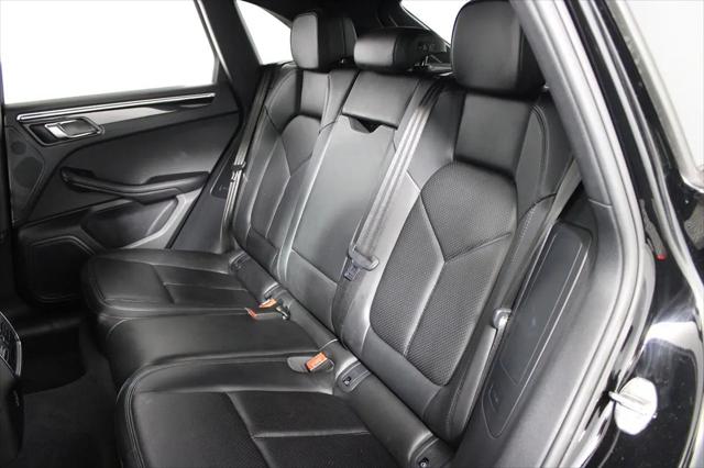 2022 Porsche Macan Macan