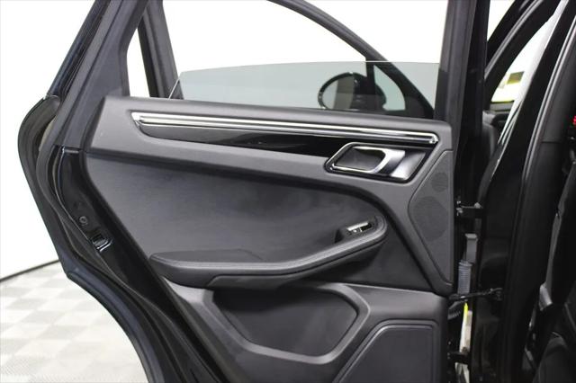 2022 Porsche Macan Macan