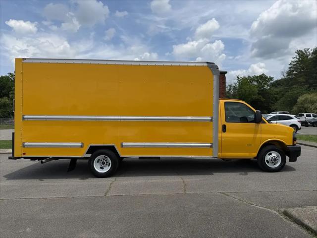 2021 GMC Savana Cutaway Work Van