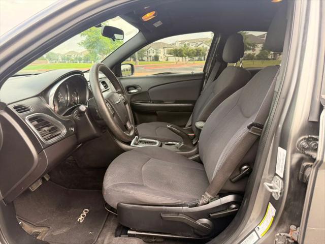 2012 Chrysler 200 LX
