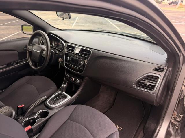 2012 Chrysler 200 LX