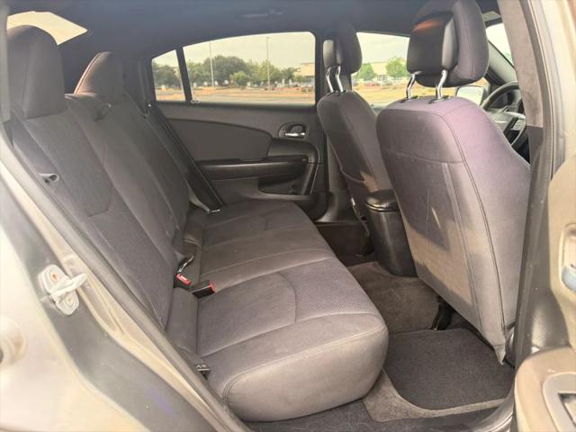 2012 Chrysler 200 LX