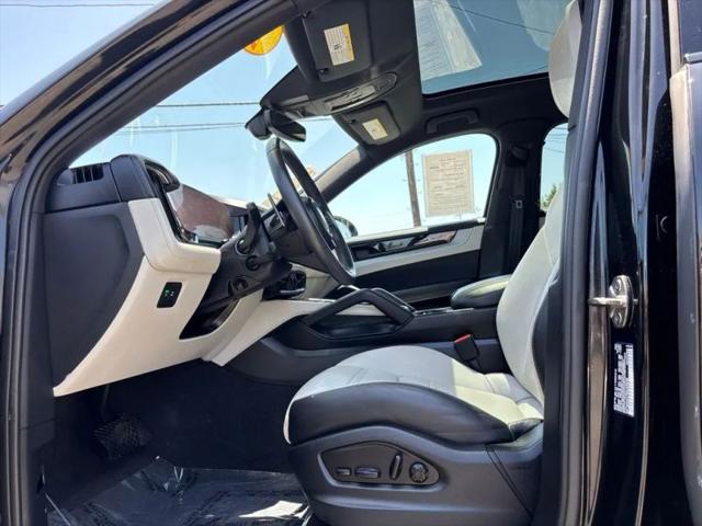 2024 Porsche Cayenne Base