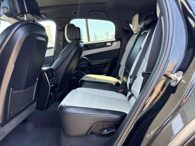 2024 Porsche Cayenne Base