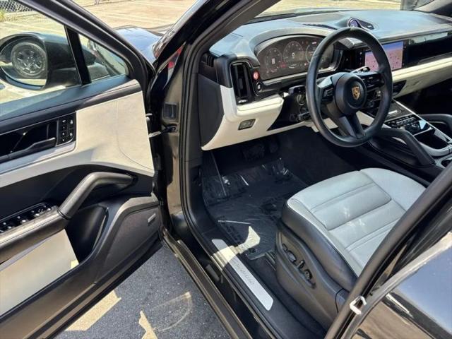 2024 Porsche Cayenne Base