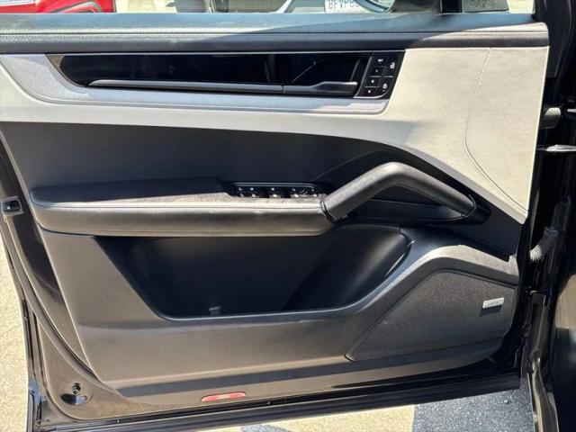 2024 Porsche Cayenne Base