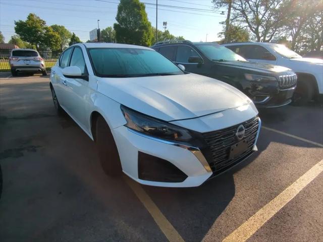 2024 Nissan Altima SV FWD