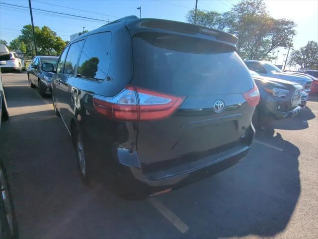 2015 Toyota Sienna LE 7 Passenger