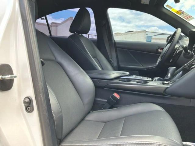 2023 Lexus IS 300 300