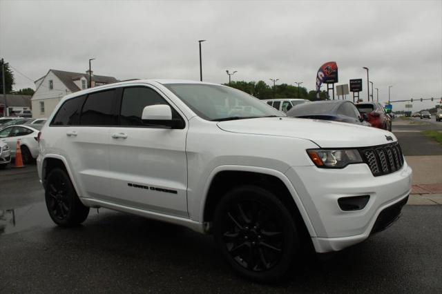 2022 Jeep Grand Cherokee Laredo X 4x2