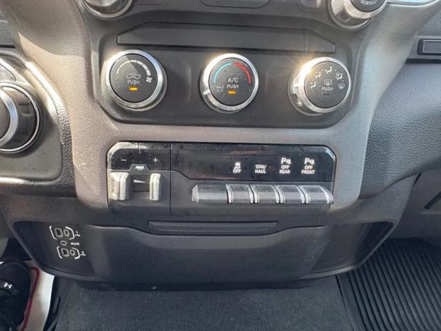 2020 Ram 1500 Big Horn Crew Cab 4x4 5'7" Box