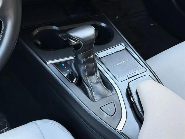 2019 Lexus UX 200 UX 200