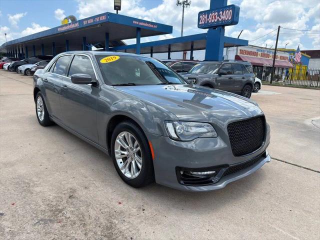 2019 Chrysler 300 Touring L for sale in Houston, TX
