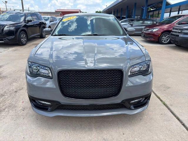 2019 Chrysler 300 Touring L