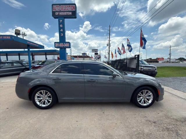 2019 Chrysler 300 Touring L