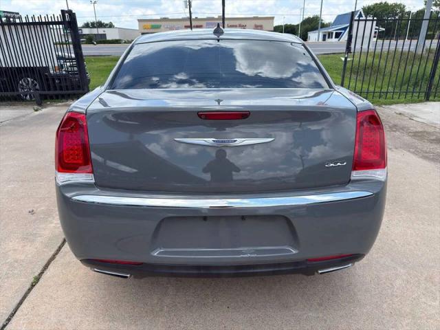 2019 Chrysler 300 Touring L