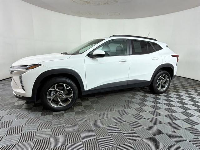 2025 Chevrolet Trax FWD LT