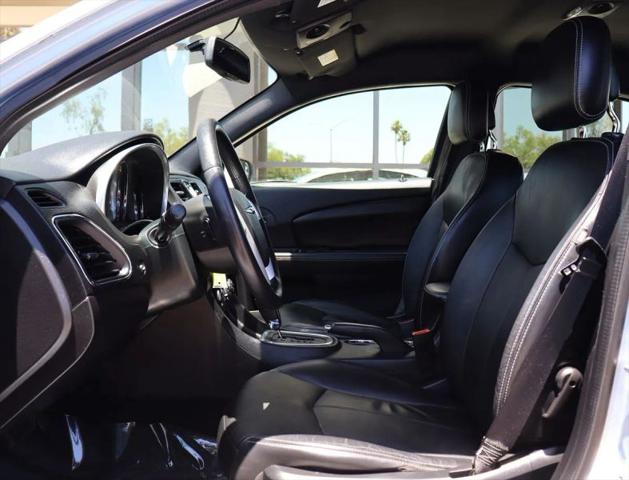 2013 Chrysler 200 Limited