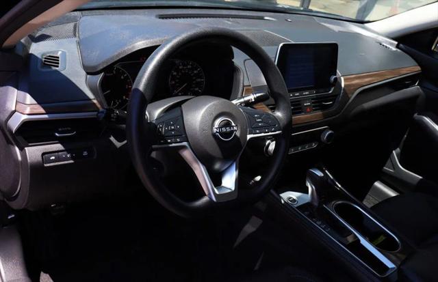 2023 Nissan Altima SV FWD