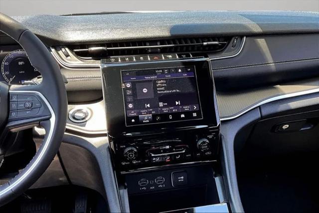 2026 Jeep Grand Cherokee L Laredo 4x4