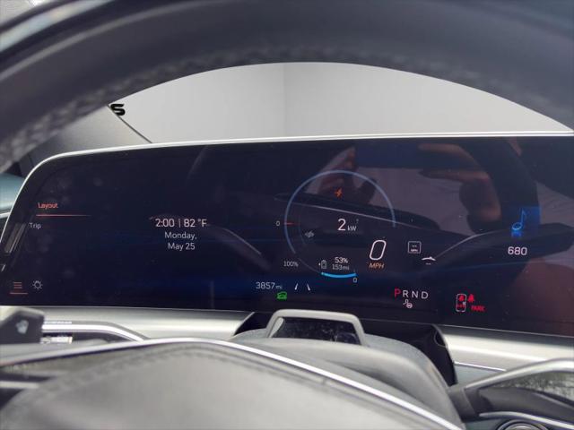 2024 Cadillac iQ Luxury w/1SE