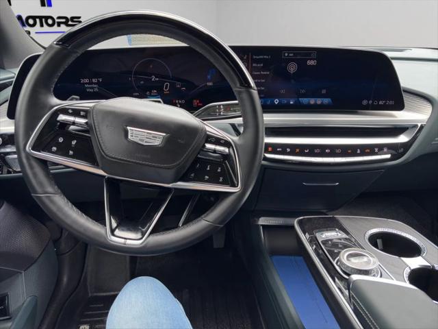 2024 Cadillac iQ Luxury w/1SE