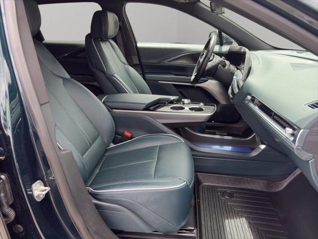 2024 Cadillac iQ Luxury w/1SE